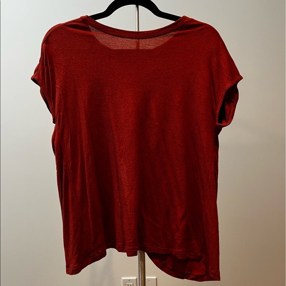 Minimum T-Shirt with Open Back - Picture 2 of 8